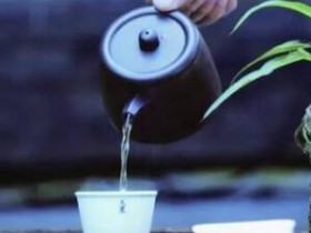 关于茶文化的藏头诗《醉美茶乡绿色都匀》赏析_描写绿茶都匀毛尖的诗句