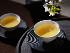 描写普洱茶缘的唯美茶诗《咏普洱》赏析_本是神仙客_结缘普洱茶