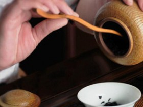 近代描写普洱茶的唱和诗两首《诚谢宋兴宏先生遥寄普洱茶》赏析