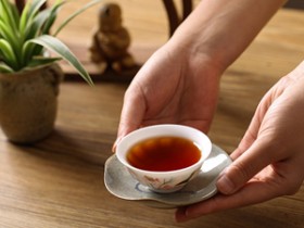 现代诗人林凯旋《咏英德红茶》(3)注释赏析_描写英德红茶的精美茶诗