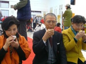 赠予仓泽行洋先生的茶诗妙句《赠日本神户茶学家仓泽行洋教授》赏析